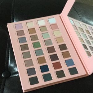 LORAC Mega Pro 4 Palette